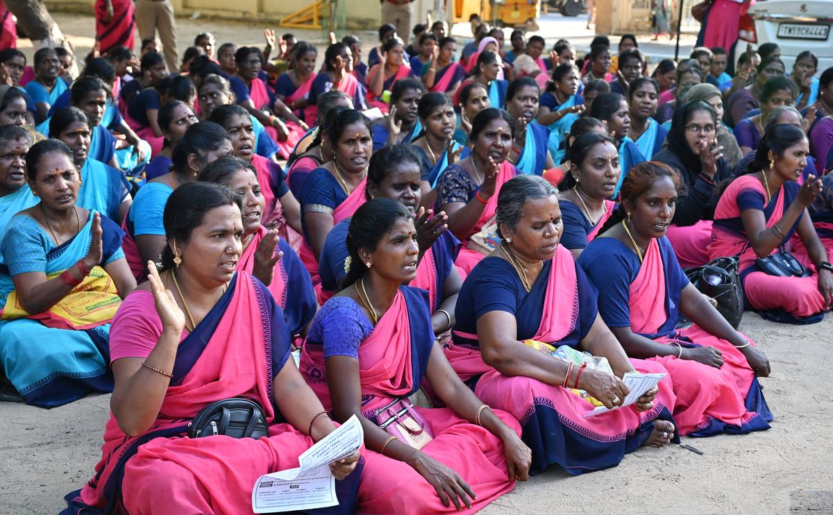 9871_12_9_2024_18_57_44_2_ANGANWADIWORKERSDEMO__02